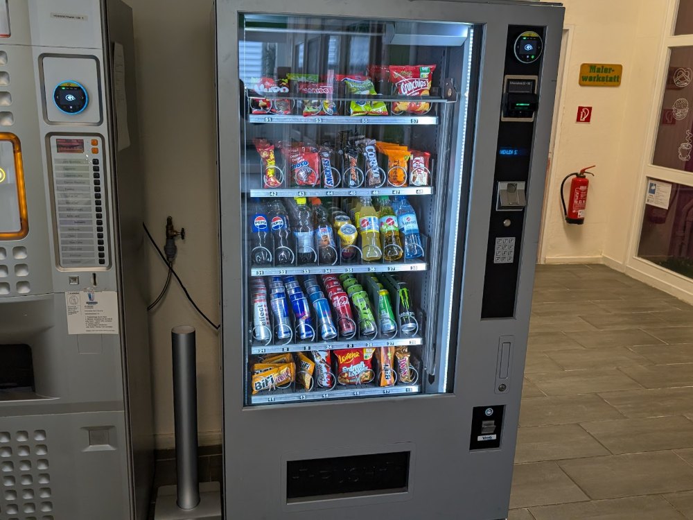 Komplett-Aufstellung aus Kaffee- und Warenautomat an einem Standort